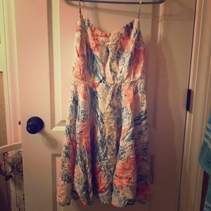 Pretty spring/summer dress size small!